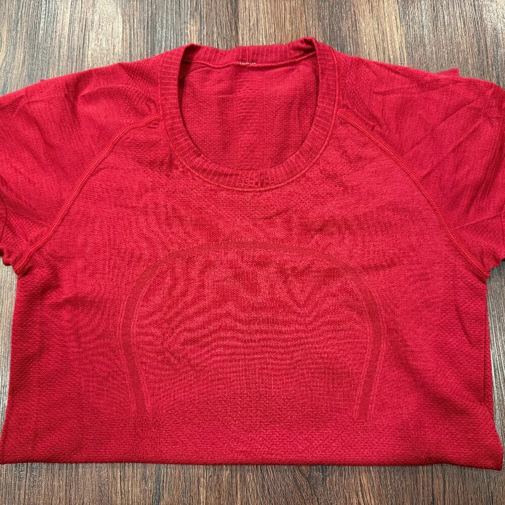 Lululemon Sz 6 Red Swiftly Tech Short Sleeve Shirt $68 RV - Picture 4 of 7